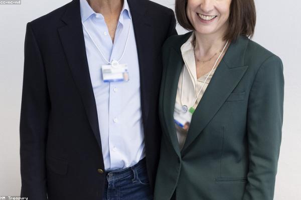 Currency Converter tool: Cryptocurrency Basics for Beginners — free financial calculator